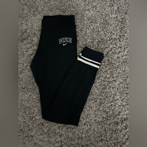 Nike Legging - Size Small